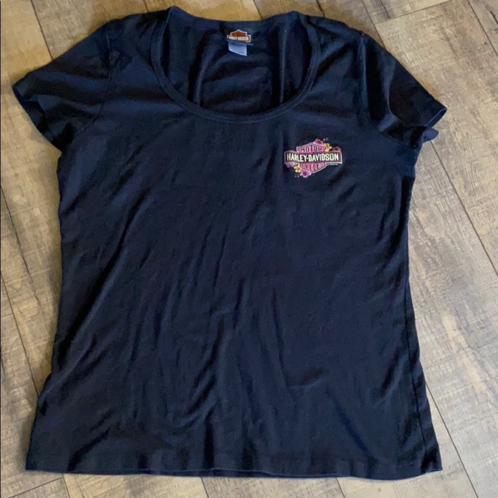 Harley-Davidson woman’s T-Shirt size XXL.